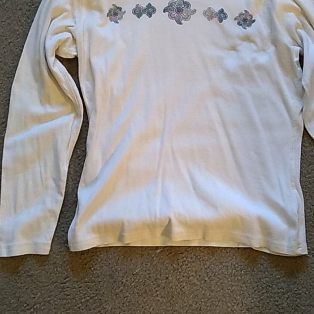 Columbia cream w/design long sleeve t-shirt